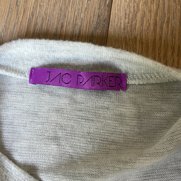 grey long sleeve - Picture 3 of 3